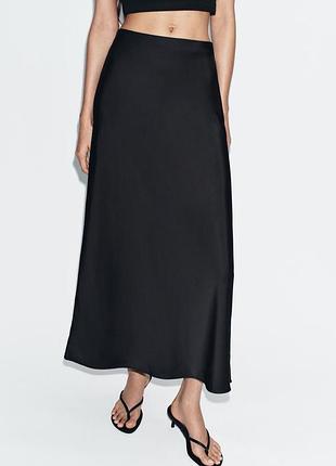 Спідниця міді з атласної тканини від zara
