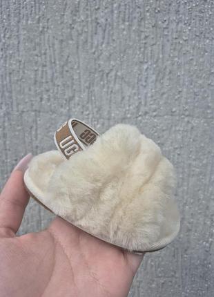 Дитяче взуття ugg босоніжки 18 розмір