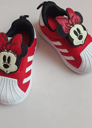 Оригинальные adidas р20 длина стельки по факту 12.5см
ц370грн