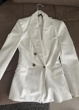 Жіночий піджак zara