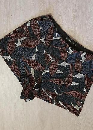 Продаются оригинальные стрейчевые шорты от бренда zara
