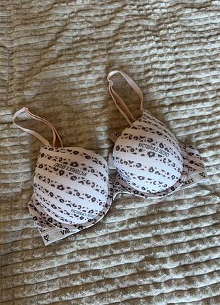 Бюстгальтер victoria’s secret бавовна із фірмовим принтом, модель push-up / t-shirt bra розмір: 32c / 70c