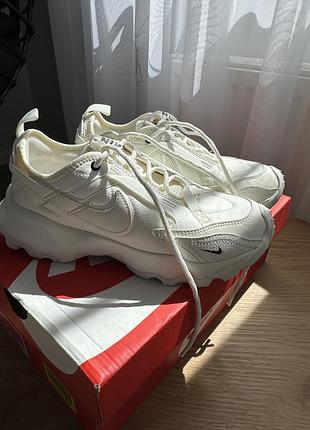 Кросівки nike