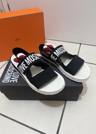 Босоножки moschino