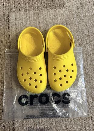 Яскраві сабо crocs c12 3