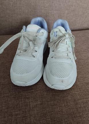 Кросівки на дівчинку від бренду sketchers