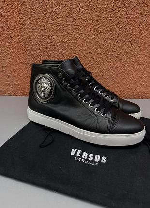 Оригінальні чоловічі брендові високі шкіряні кеди versus versace lion 42 розмір 27 см чорного кольору
