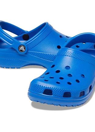 Классические сабо crocs в ярко-синем цвете.оригинал