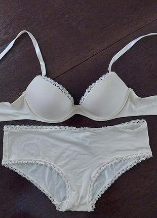 Бюсгальтер  calven klein труси  32a