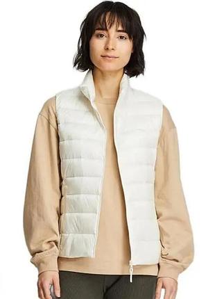 Ультра лёгкая пуховая жилетка от uniqlo.