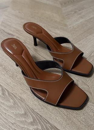 Босоніжки zara
