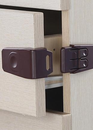 Універсальні фіксатори на кути коричневі