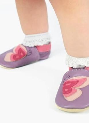 Шкіряні дитячі чешки від відомого британського бренду dotty fish з аплікацією метелика. перше взуття для малюків, 14 см
