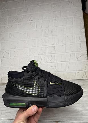 Мужские черные баскетбольные кроссовки nike lebron witness 8 размер 44