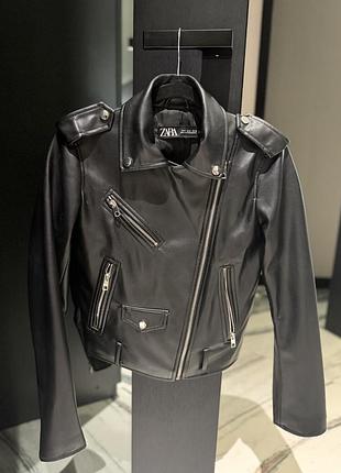 Шкіряна куртка zara