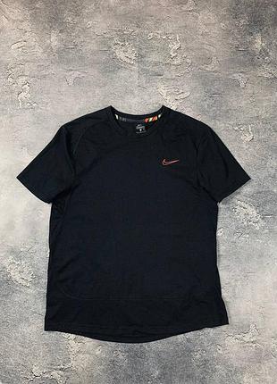 Футболка nike dri-fit размер s