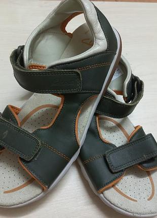 Босоножки-сандали кожа мал.38-39 р.clarksиндии