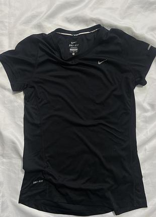 Футболка nike спортивна