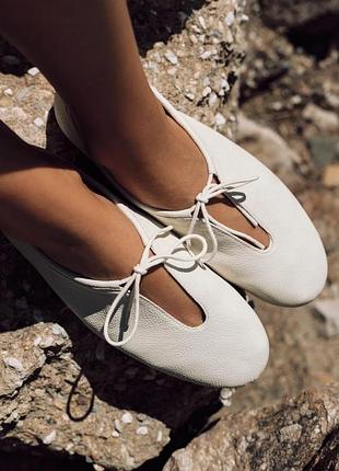 Оригинальные кожаные туфли на низком ходу со шнурками из новой коллекции zara new original.