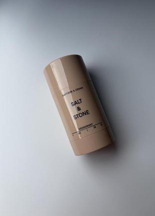 Міні-версія безалюмінієвого дезодоранту salt & stone saffron & cedar deodorant