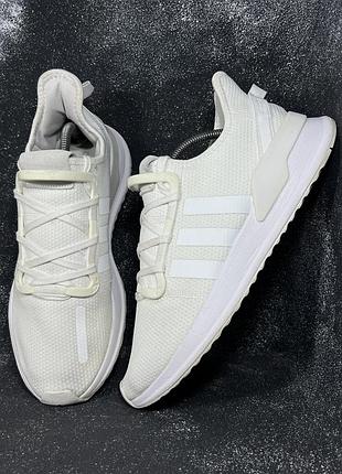 Білі чоловічі літні кросівки adidas u_path run