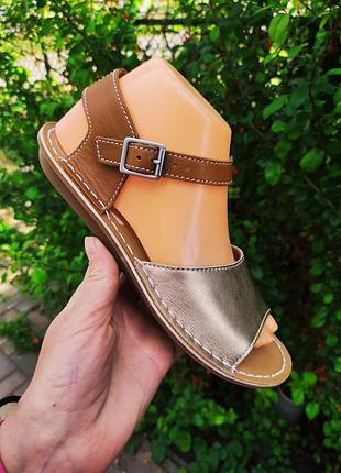 38 р босоножки clarks. кожа, мега удобные