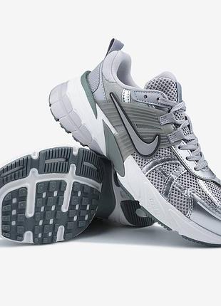 Nike v2k runtekk metallic grey