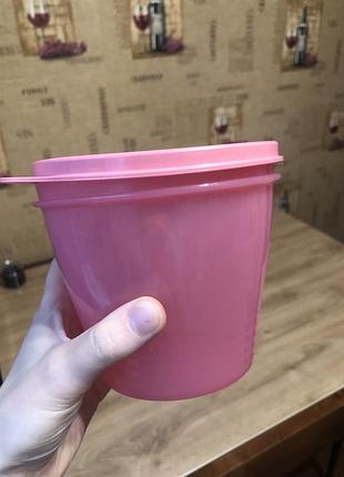 Tupperware контейнер