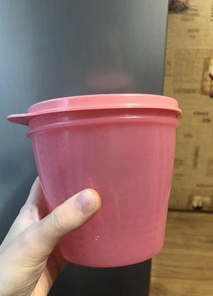 Tupperware контейнер