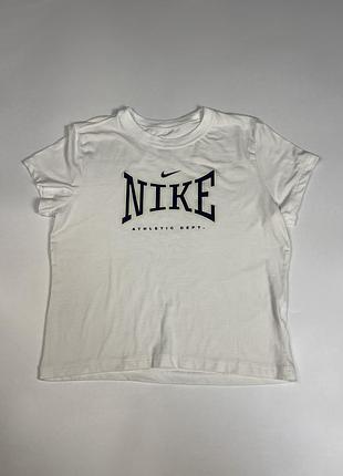 Жіноча футболка nike