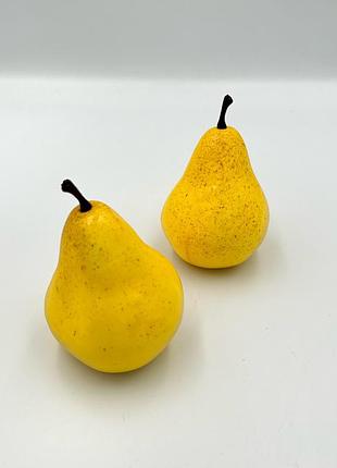 Декоративна штучна груша, велика 10см., жовта ( 1 шт), нд01-009
