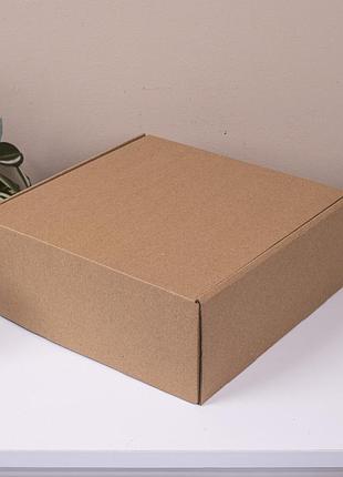 Коробка подарункова 23*23*9см., крафтова