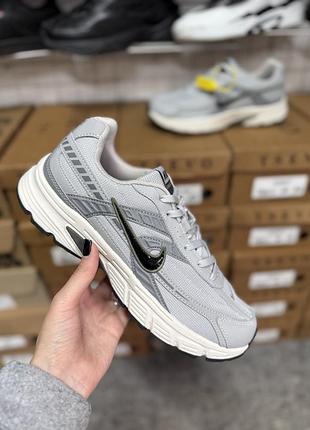 Кросівки чоловічі nike весна літо сірі