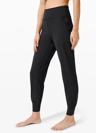 Комфортные спортивные штаны lululemon