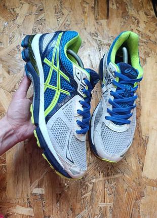 Оригінальні бігові кросівки asics gt-2000 3