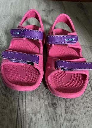 Босоніжки crocs c8 сандалі