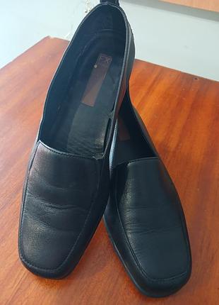 Туфлі жіночі, натуральна шкіра.