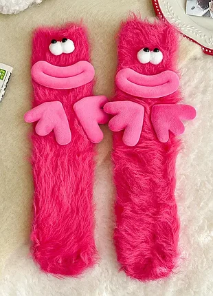 Носки детские пушистые с личиком и руками малиновые one size (на 1-12 лет) 4234 яркие розовые гольфы для девочек на подарок носочки прикольные