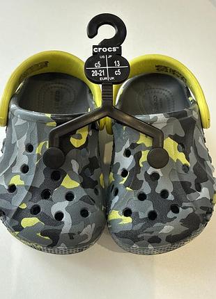 Шльпанці crocs