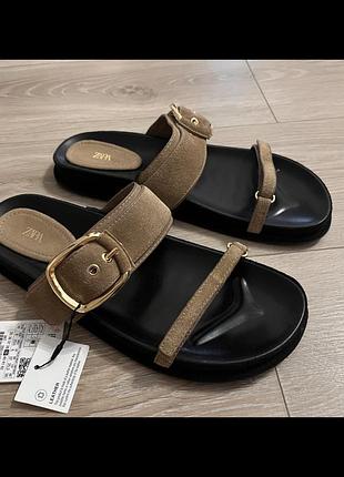 Шльопанці zara