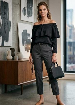 Блуза бренду river island .
замеры:пог-42 см; длина-56 см.длина рукава-46 см.