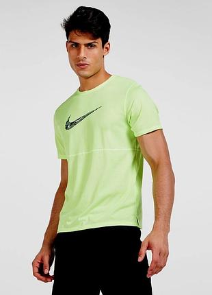 Спортивна  футболка nike