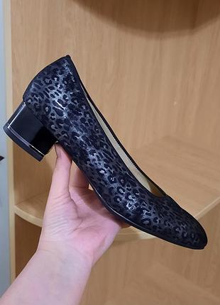 Туфлі човники ara high soft з анімалістичним принтом у чорно-сріблястих тонах р. 7,5 уст. 26,5-27 см нові