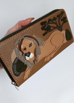 Женский кошелек кожаный с оригинальным декором на молнии