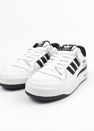 Adidas forum low белые с черным