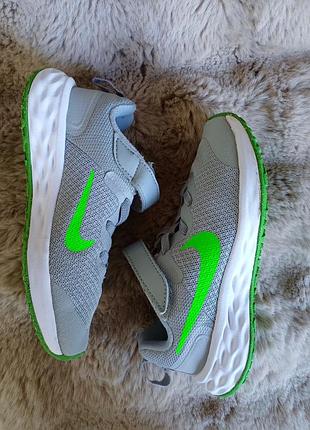 Дитячі кросівки nike revolution 6 nn 28 розміру