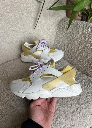 Як нові оригінальні кросівки жіночі nike air huarache white dv6976-100