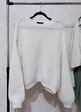 Об’ємний светр bershka — м’який і дуже затишний