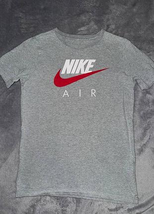 Женская хлопковая серая футболка nike