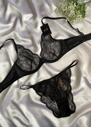 Мереживний комплект білизни в чорному кольорі hunkemoller